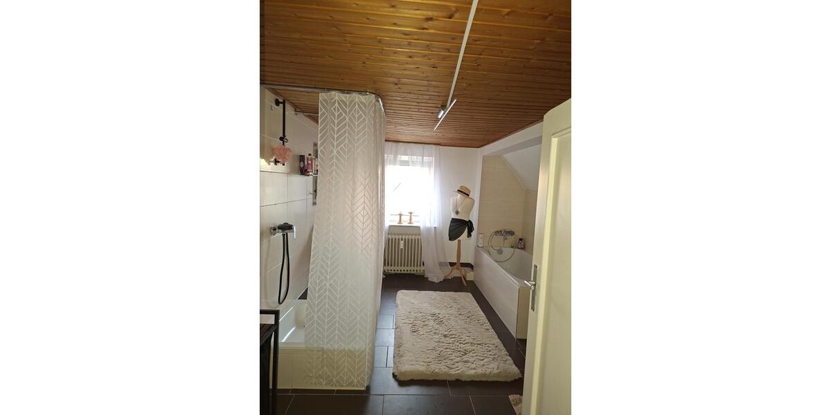 Dachgeschoßwohnung Detmold Hakedahl - 2 Zimmer, 60 m&sup2;, 455&euro; | Angebot:26355264