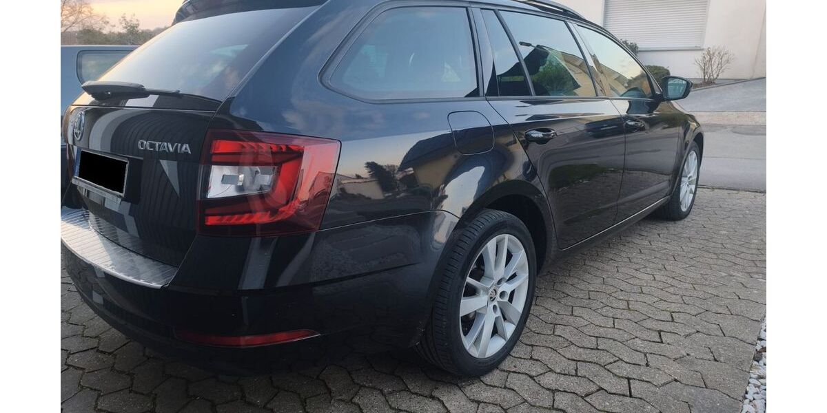 Skoda Octavia 128.000 km 14.500 &euro; Detmold 32760