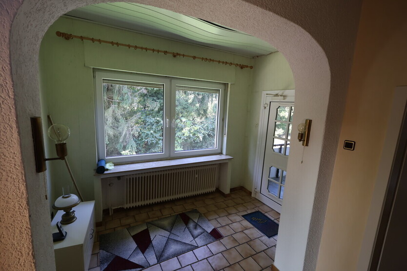 Einfamilienhaus mit Potenzial – ruhige Lage, nur ein Nachbar 8 zimmer