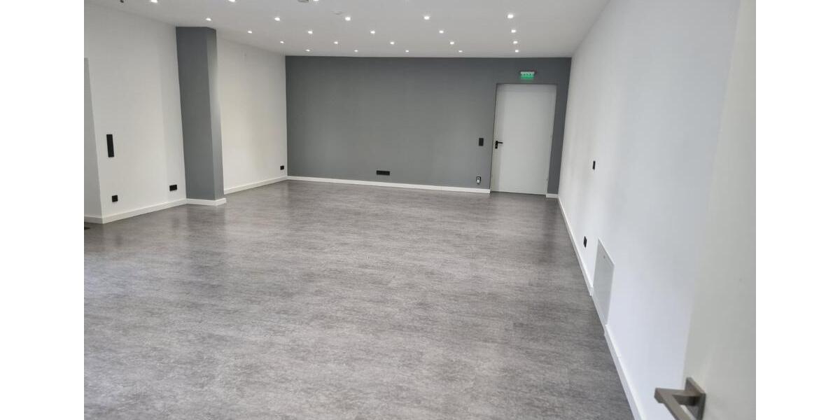 Lagerhalle mit Büroflächen in zentraler Lage von Lemgo zimmer