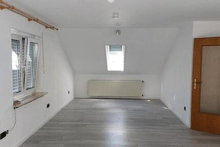 Wohnung DG 85qm (KM 680 € Warmmiete inkl. Strom ca.1080 €) 3 zimmer