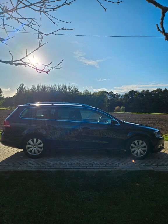 VW Passat Variant 279.758 km 5.800 € Hilter 49176