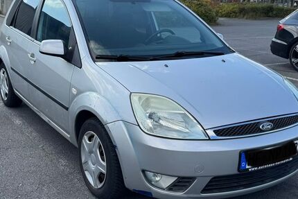 Ford Fiesta 164.000 km 2.300 € Bünde 32257