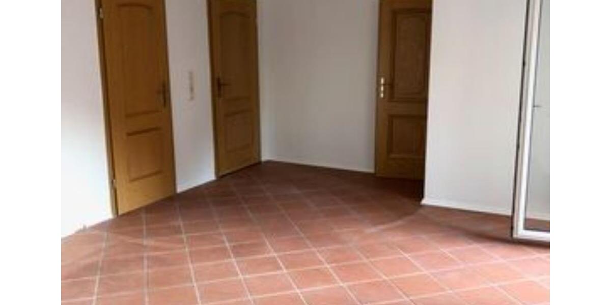 2 ZKBB mit Gäste-WC, Keller und 2 Garagen 2 zimmer