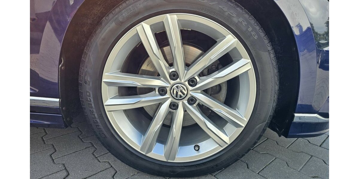 VW Passat Variant 2.0 TDI 4M Highline R-Line 360° 128.350 km 21.990 &euro; Löhne 32584