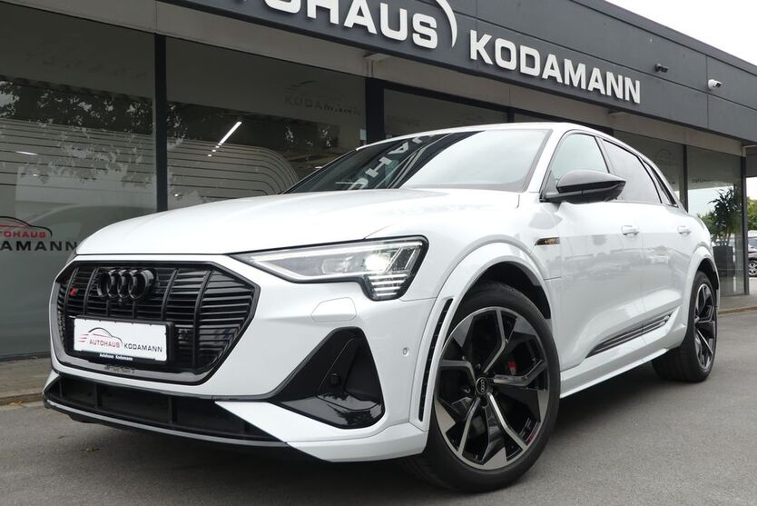Audi e-tron 46.368 km 42.870 € Rheda-Wiedenbrück 33378