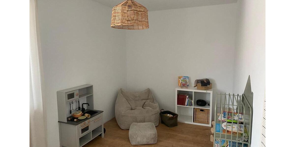 Etagenwohnung Lage - 4 Zimmer, 107 m&sup2;, 1.150&euro; | Angebot:26399132