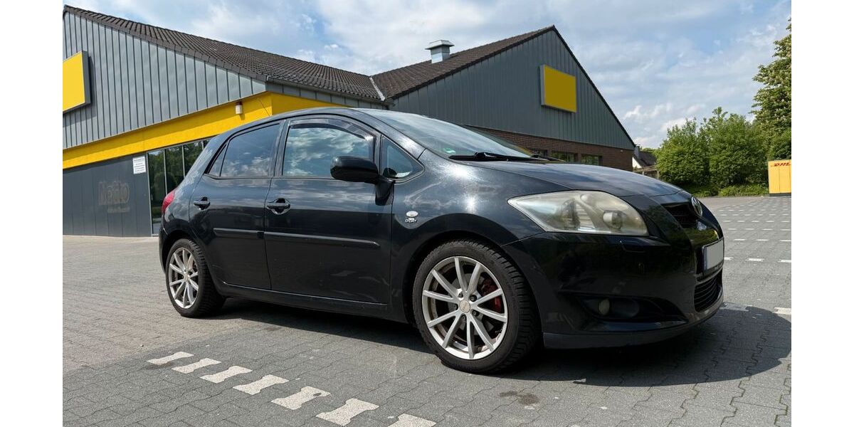 Toyota Auris 233.000 km 2.000 &euro; Bielefeld 33605