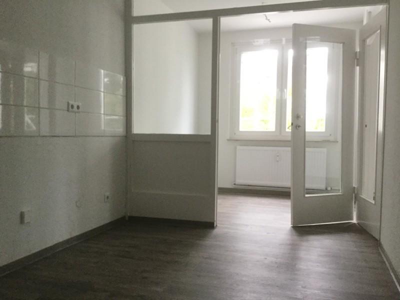 Renovierte 3-Zimmerwohnung mit Balkon zu vermieten. zimmer