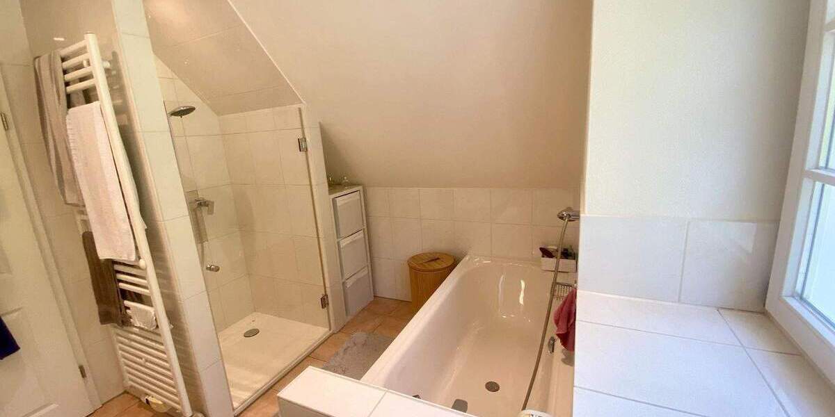 Idyllisches Fachwerkhaus mit Einliegerwohnung & Garten in Sennestadt 5 zimmer