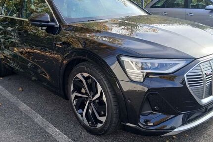 Audi e-tron 73.700 km 35.461 € Bielefeld 33689