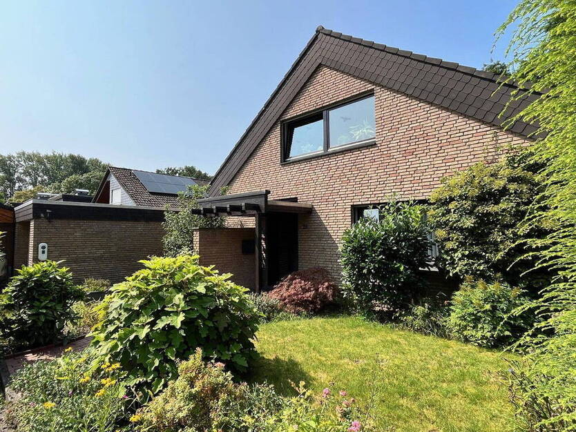 Wohnen in bester Lage - Freistehendes Einfamilienhaus in Halle