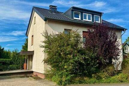 Attraktives saniertes Mehrfamilienhaus mit zusätzlichem Baugrundstück und Baugenehmigung! 8 zimmer