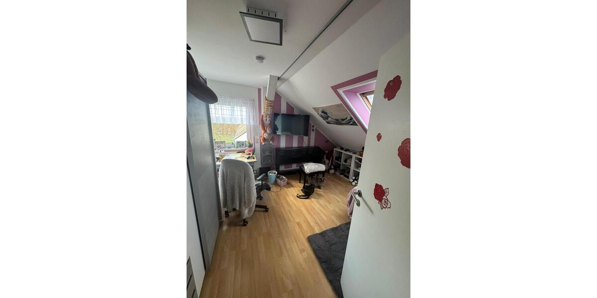 Große 6-Zimmer-Maisonetten-Wohnung mit Stellplatz, Balkon und Kel 6 zimmer