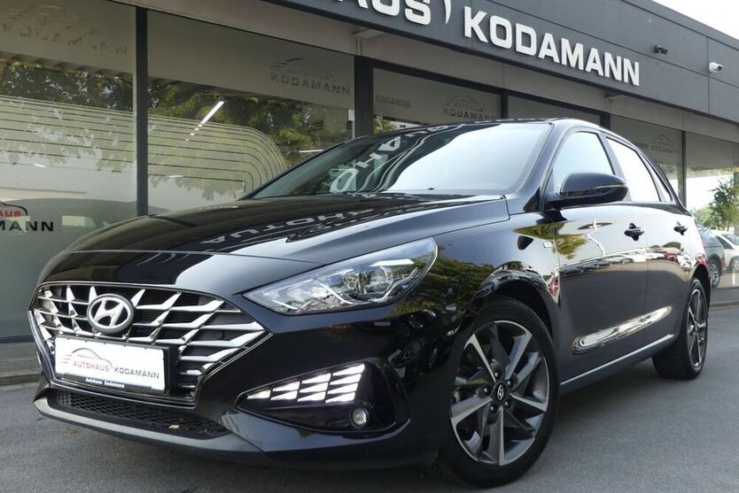i30