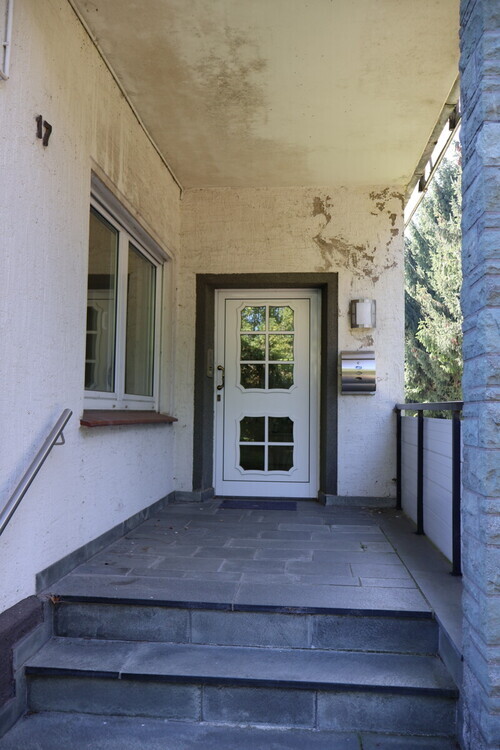 Einfamilienhaus mit Potenzial – ruhige Lage, nur ein Nachbar 8 zimmer