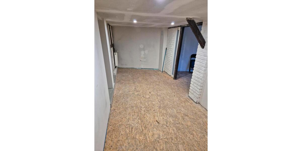 Großzügige Altbauwohnung mit Garten – sofort verfügbar 5 zimmer