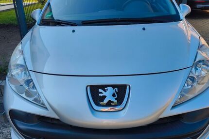 Peugeot 207 95.000 km 2.450 &euro; Gütersloh 33332