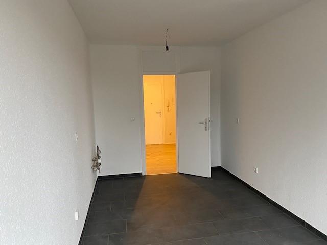 *Frisch renovierte 3-Zimmerwohnung mit Balkon und toller Aussicht* 3 zimmer