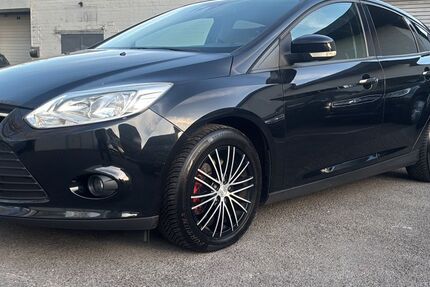 Ford Focus 220.000 km 2.580 &euro; Detmold 32758