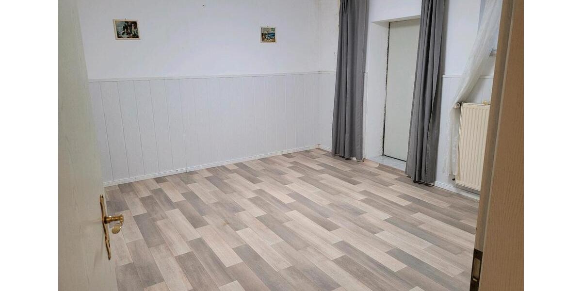 Haus mit Einliegerwohnung und Doppelgarage 8 zimmer