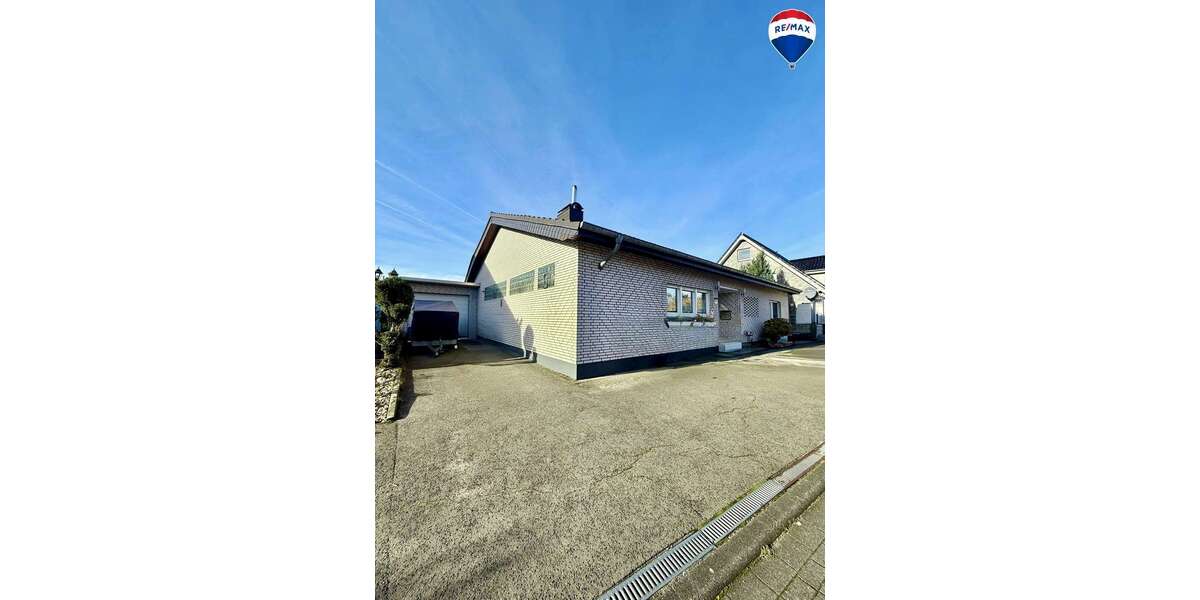 Haus zum Kaufen in Schloß Holte-Stukenbrock 424.900 € 126 m² 4 zimmer