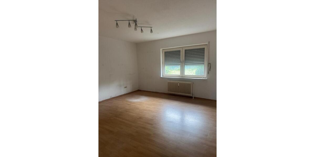 Dachgeschoßwohnung Lage - 3 Zimmer, 80 m&sup2;, 450&euro; | Angebot:25723915