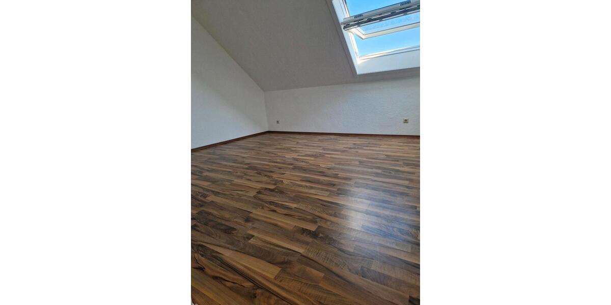 Dachgeschoßwohnung Gütersloh Isselhorst - 3 Zimmer, 60 m&sup2;, 480&euro; | Angebot:25793358