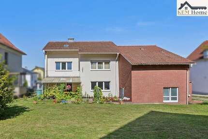 Haus zum Kaufen in Bad Oeynhausen 365.000 € 324 m² 8 zimmer