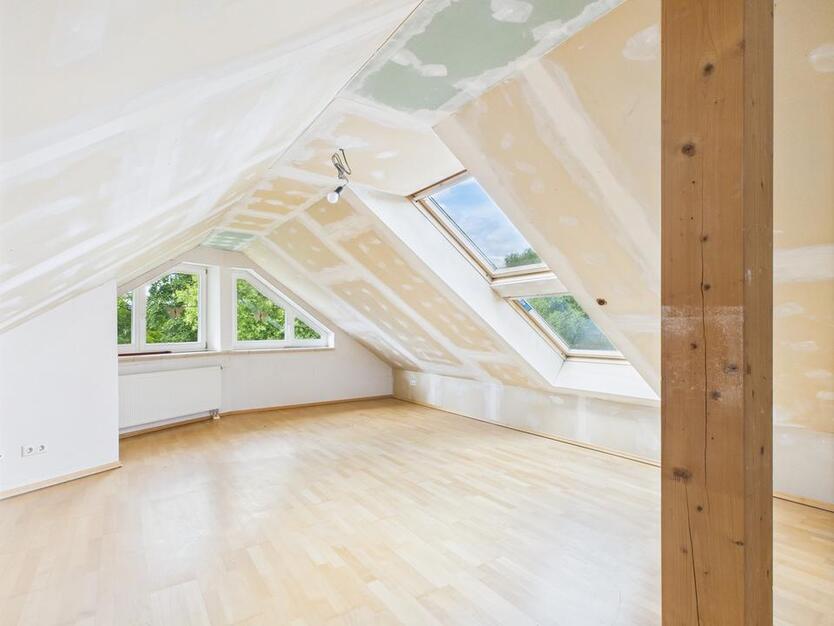 Großes Einfamilienhaus mit Doppelgarage in toller Lage von Bad Lippspringe zum mieten