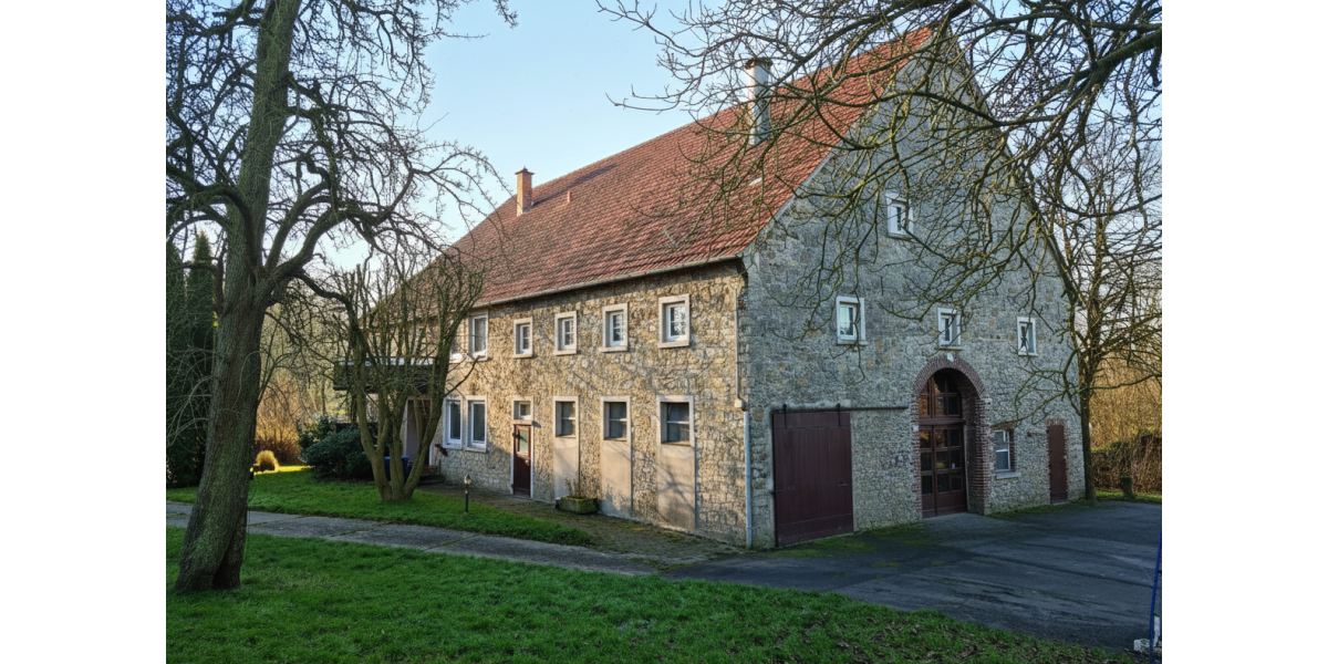 Provisionsfrei* Resthof Ensemble mit Entwicklungspotenzial - Gewerbeobjekt Lage | Angebot:25224352