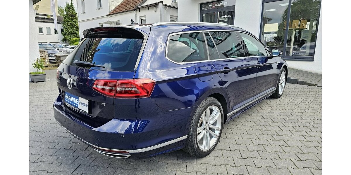 VW Passat Variant 2.0 TDI 4M Highline R-Line 360° 128.350 km 21.990 &euro; Löhne 32584