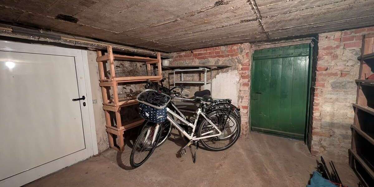 Großes Grundstück in Hüllhorst: Einfamilienhaus mit Potenzial zur Neugestaltung - Einfamilienhaus Hüllhorst | Angebot:27254362