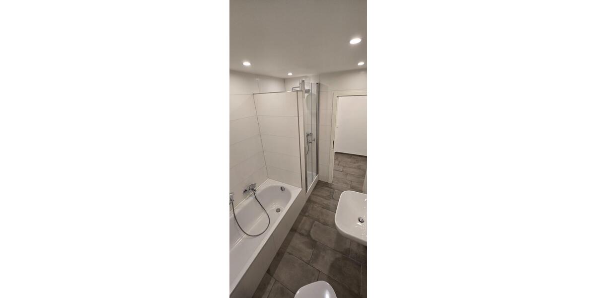 4 Zimmer Dachgeschoss Wohnung zu Vermieten 4 zimmer