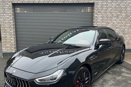 Maserati Ghibli 90.000 km 44.999 &euro; Rheda-Wiedenbrück 33378