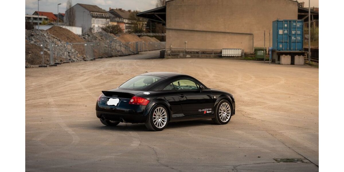 Audi TT 142.000 km 29.900 &euro; Bielefeld 33611