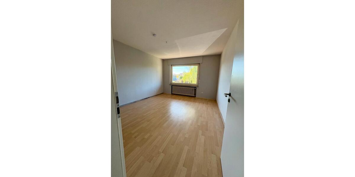 Etagenwohnung Bad Oeynhausen Rehme - 4 Zimmer, 100 m&sup2;, 899&euro; | Angebot:26408204