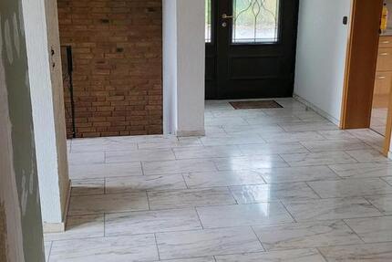 Haus Leopoldshöhe - 6 Zimmer, 185 m&sup2;, 1.650&euro; | Angebot:25636953