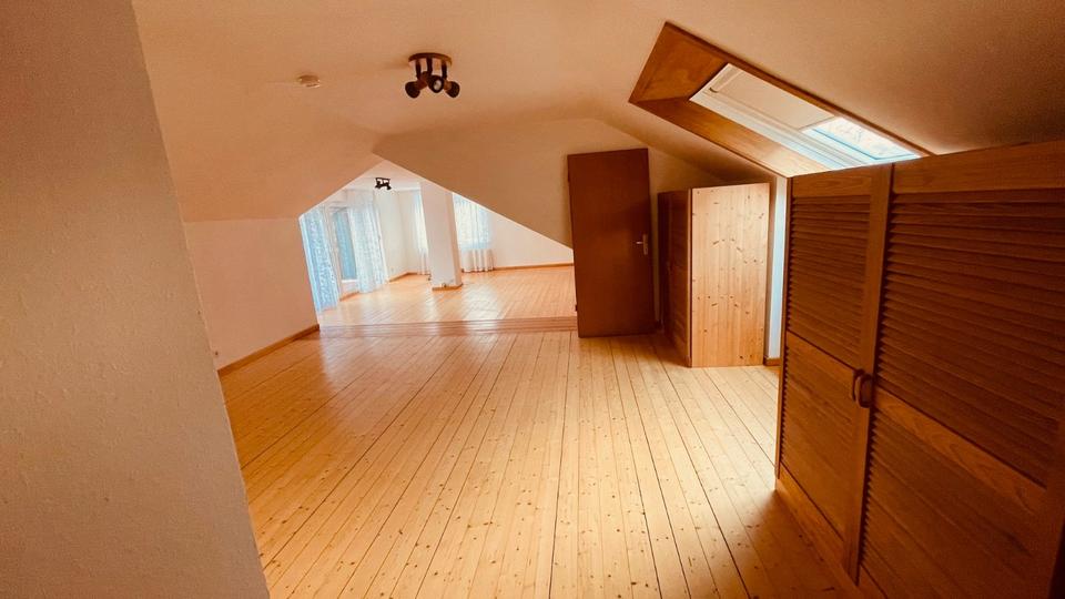 Doppelhaushälfte Lage - 6 Zimmer, 235 m&sup2;, 1.250&euro; | Angebot:26665107