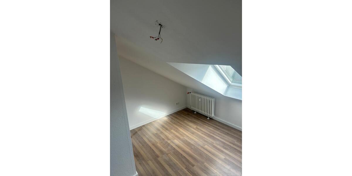 Dachgeschoßwohnung Bielefeld Heepen - 3 Zimmer, 73 m&sup2;, 750&euro; | Angebot:26663993