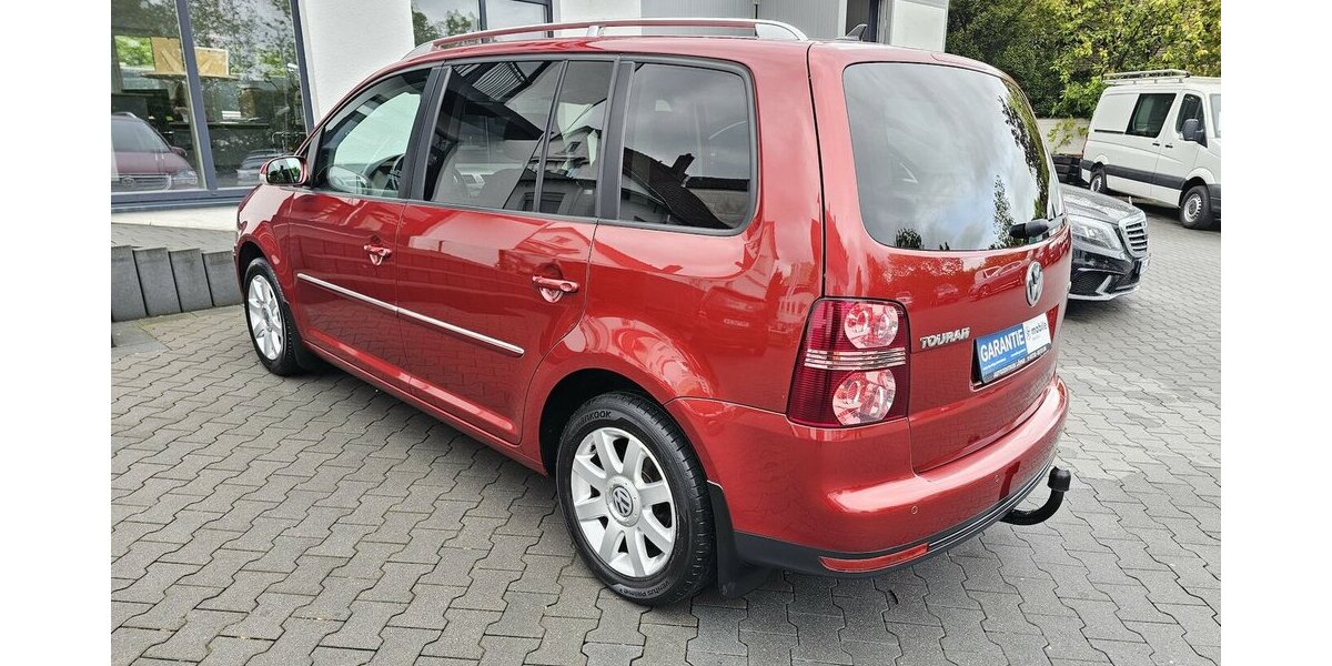 VW Touran 1.4 TSI Highline NAVI Bi-XENON PDC AHK 195.880 km 4.990 &euro; Löhne 32584