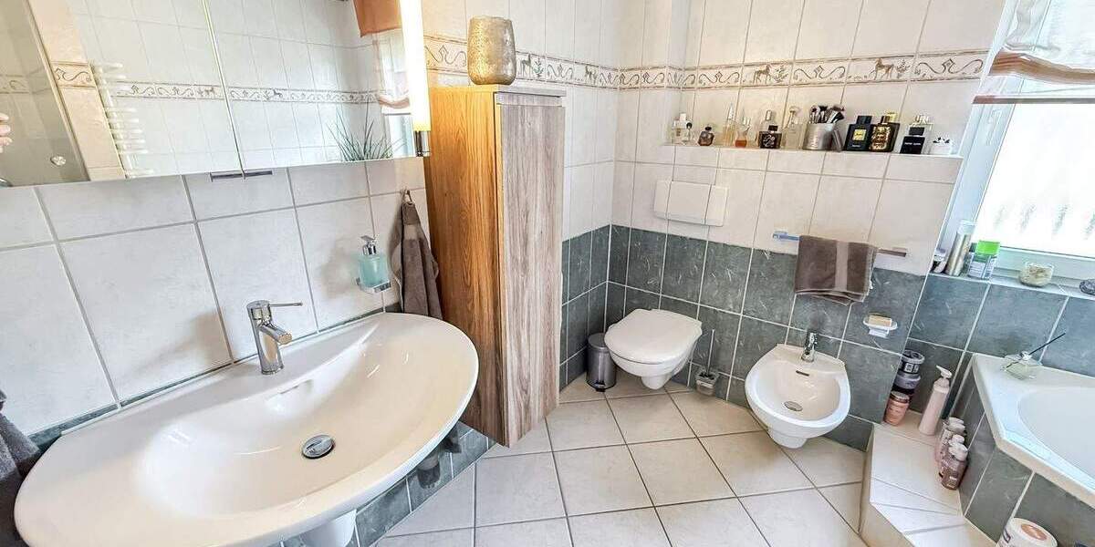 Mehrfamilienhaus, Wohnhaus Oerlinghausen Lipperreihe - 6 Zimmer, 182 m&sup2;, 469.000&euro; | Angebot:25732956