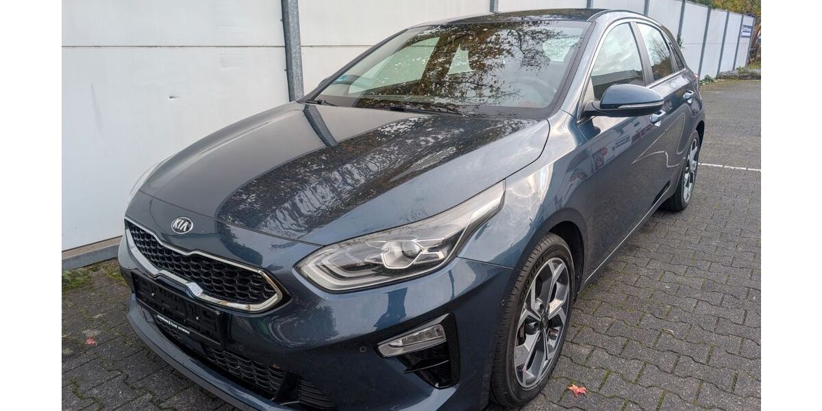 Kia ceed / Ceed 77.010 km 13.899 &euro; Detmold 32758