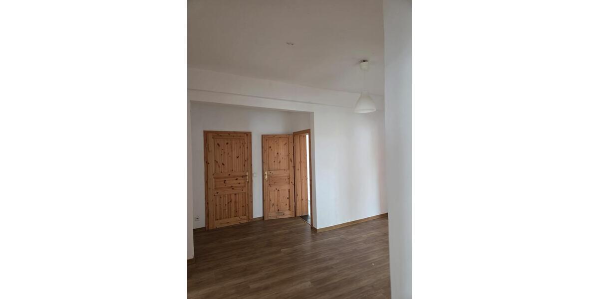 Etagenwohnung Detmold - 5 Zimmer, 120 m&sup2;, 1.200&euro; | Angebot:25638790
