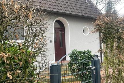 Schöne Doppelhaushälfte, stadtnah mit Möblierung