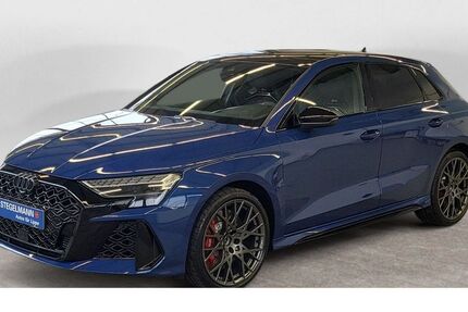 Audi RS3 4.990 km 76.990 € Detmold 32756