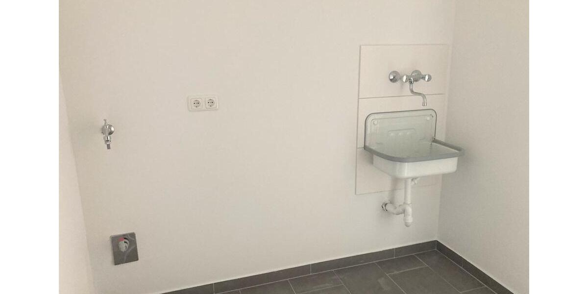 Erdgeschoßwohnung Hüllhorst - 4 Zimmer, 105 m&sup2;, 950&euro; | Angebot:25753640