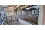 Modernisiert, zentral, ruhig, kl. Garage, 3- bis 4-Zimmer mit Balkon, Obergeschoss in einem Zweifamilienhaus