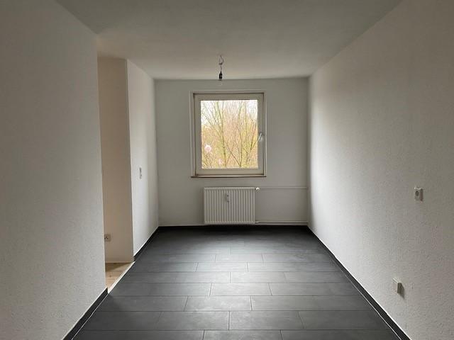 *Frisch renovierte 3-Zimmerwohnung mit Balkon und toller Aussicht* 3 zimmer