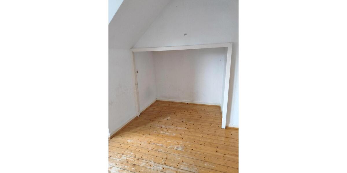 Dachgeschoßwohnung Werther (Westfahlen) - 5 Zimmer, 140 m&sup2;, 1.530&euro; | Angebot:25638842